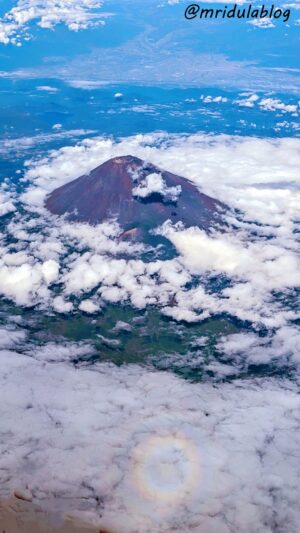 Which Seat to Choose on a Hong Kong to Narita Japan Flight for Mt Fuji Views